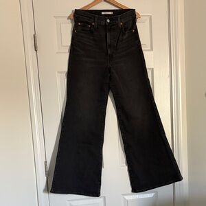 NWOT Levi's Ribcage Bell Jeans Sz 29